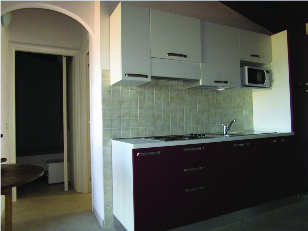 קאסטלסארדו Residence L'Incanto Attici מראה חיצוני תמונה