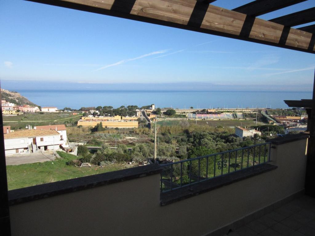 קאסטלסארדו Residence L'Incanto Attici מראה חיצוני תמונה