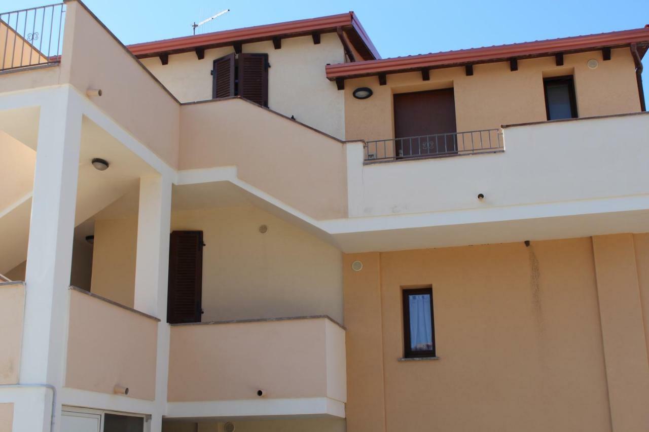 קאסטלסארדו Residence L'Incanto Attici מראה חיצוני תמונה